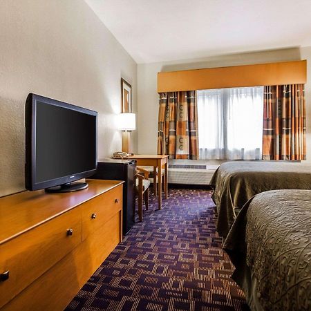 Quality Inn & Suites Des Moines Airport Exterior foto