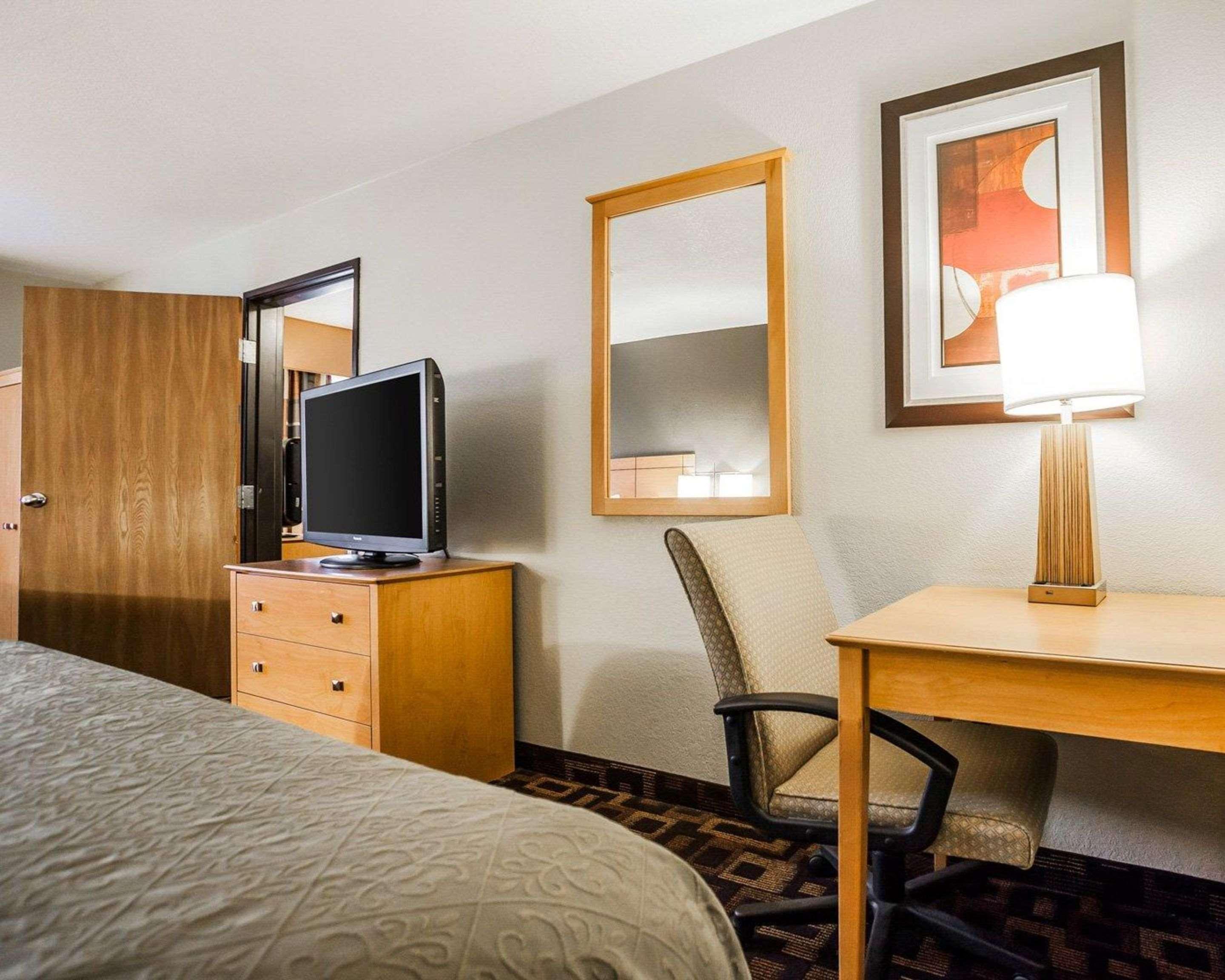 Quality Inn & Suites Des Moines Airport Exterior foto