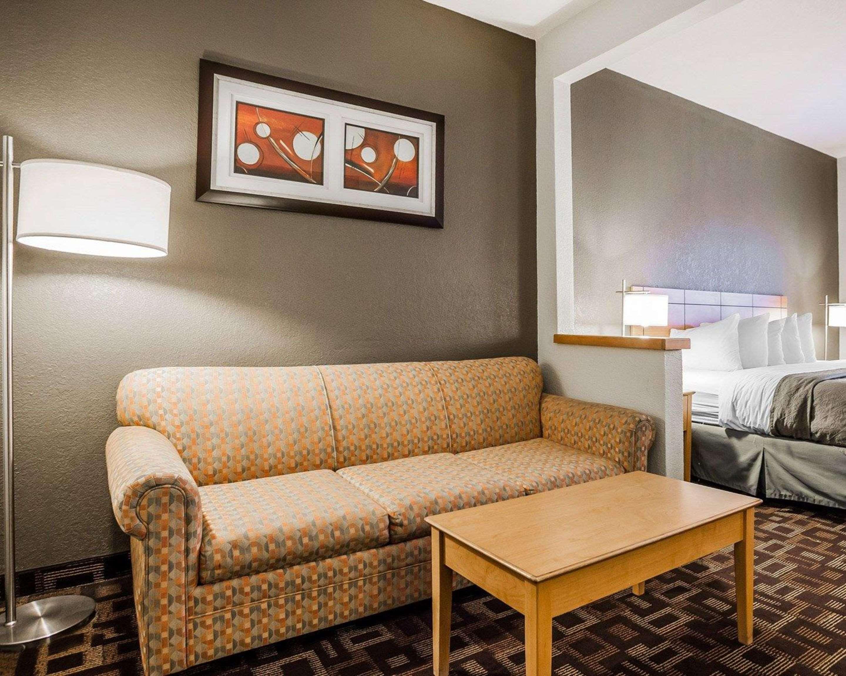 Quality Inn & Suites Des Moines Airport Exterior foto