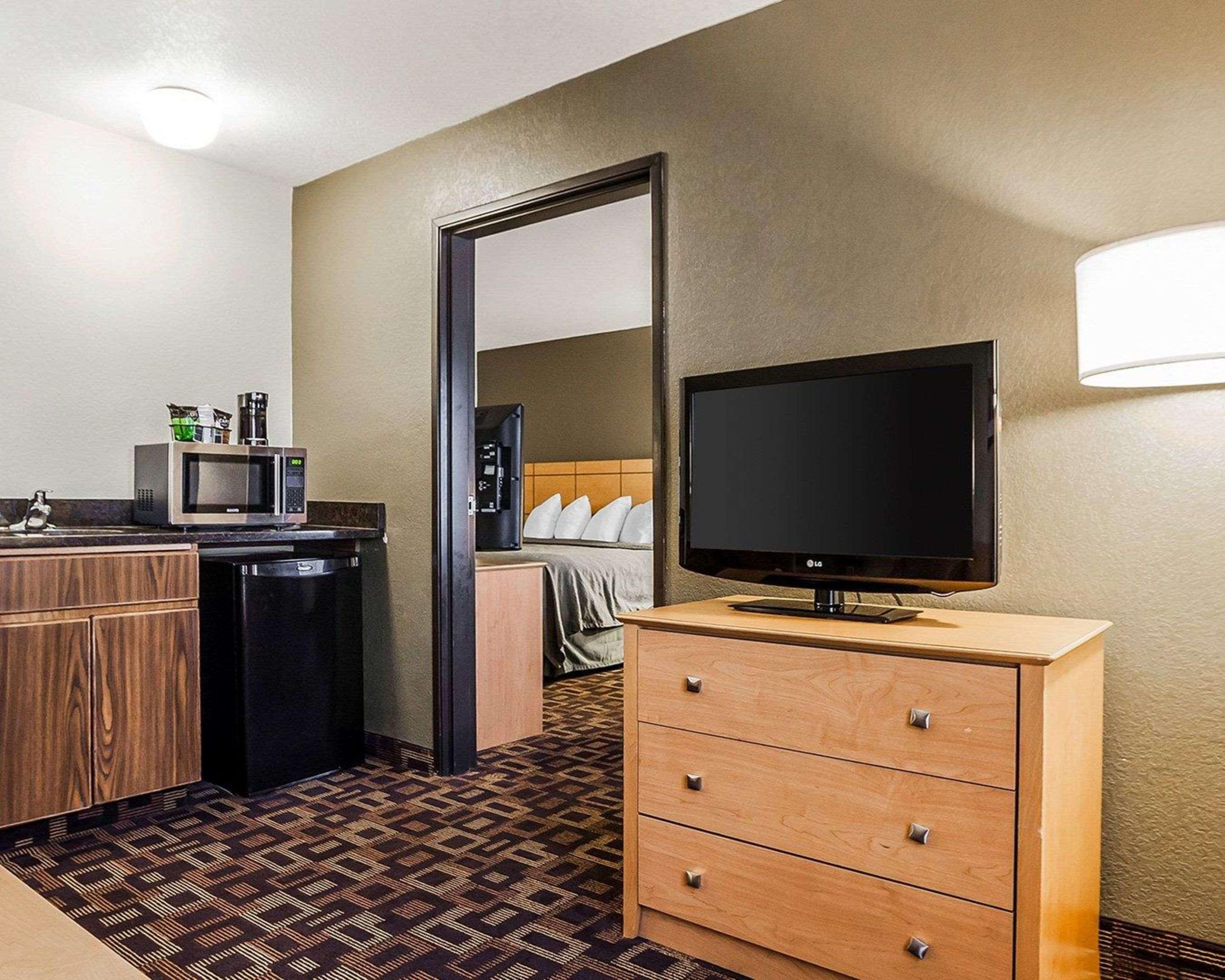 Quality Inn & Suites Des Moines Airport Exterior foto